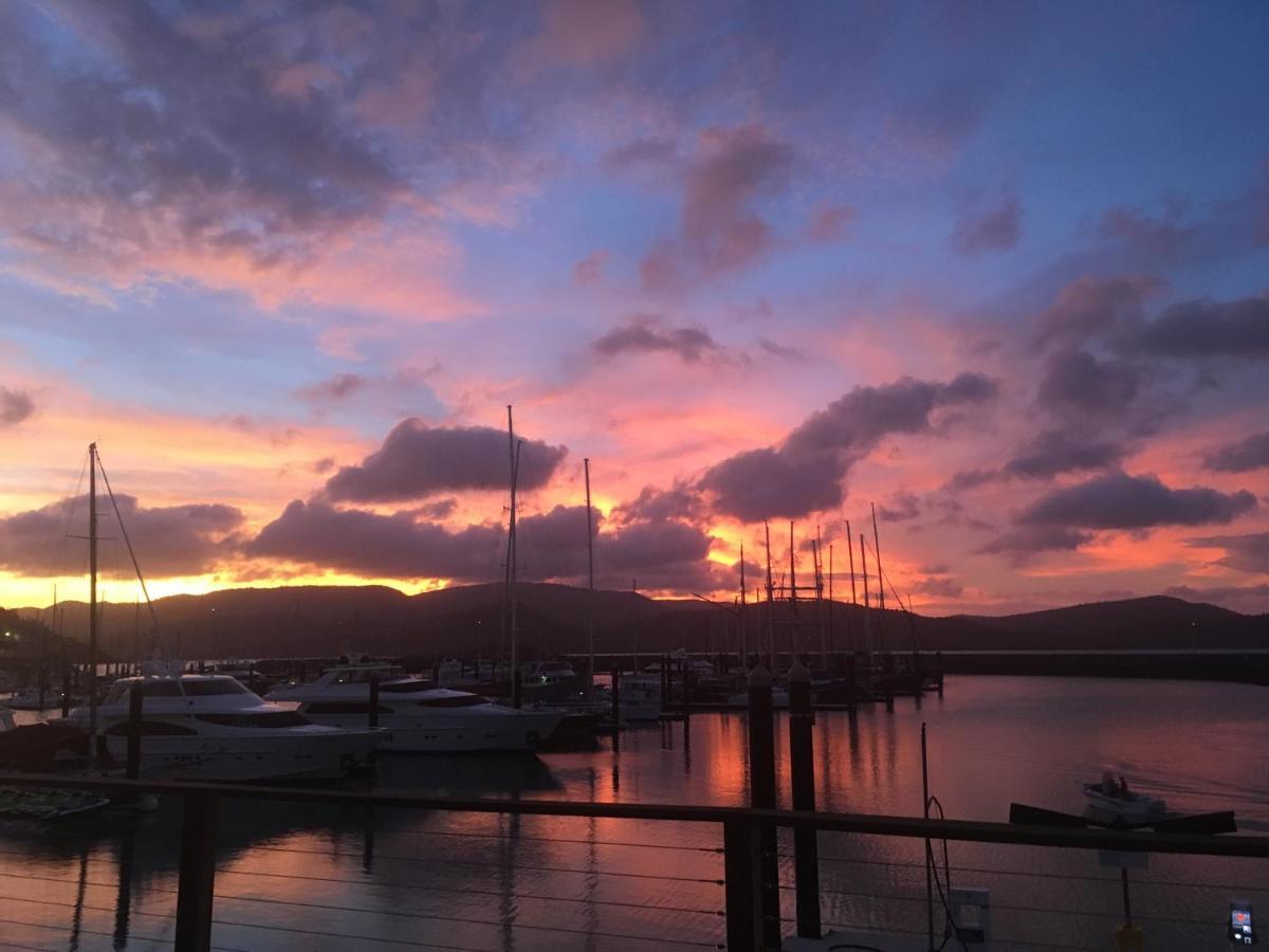 Backpackers By The Bay Vandrerhjem Airlie Beach Eksteriør bilde