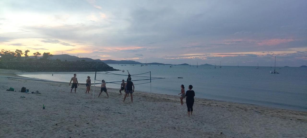 Backpackers By The Bay Vandrerhjem Airlie Beach Eksteriør bilde