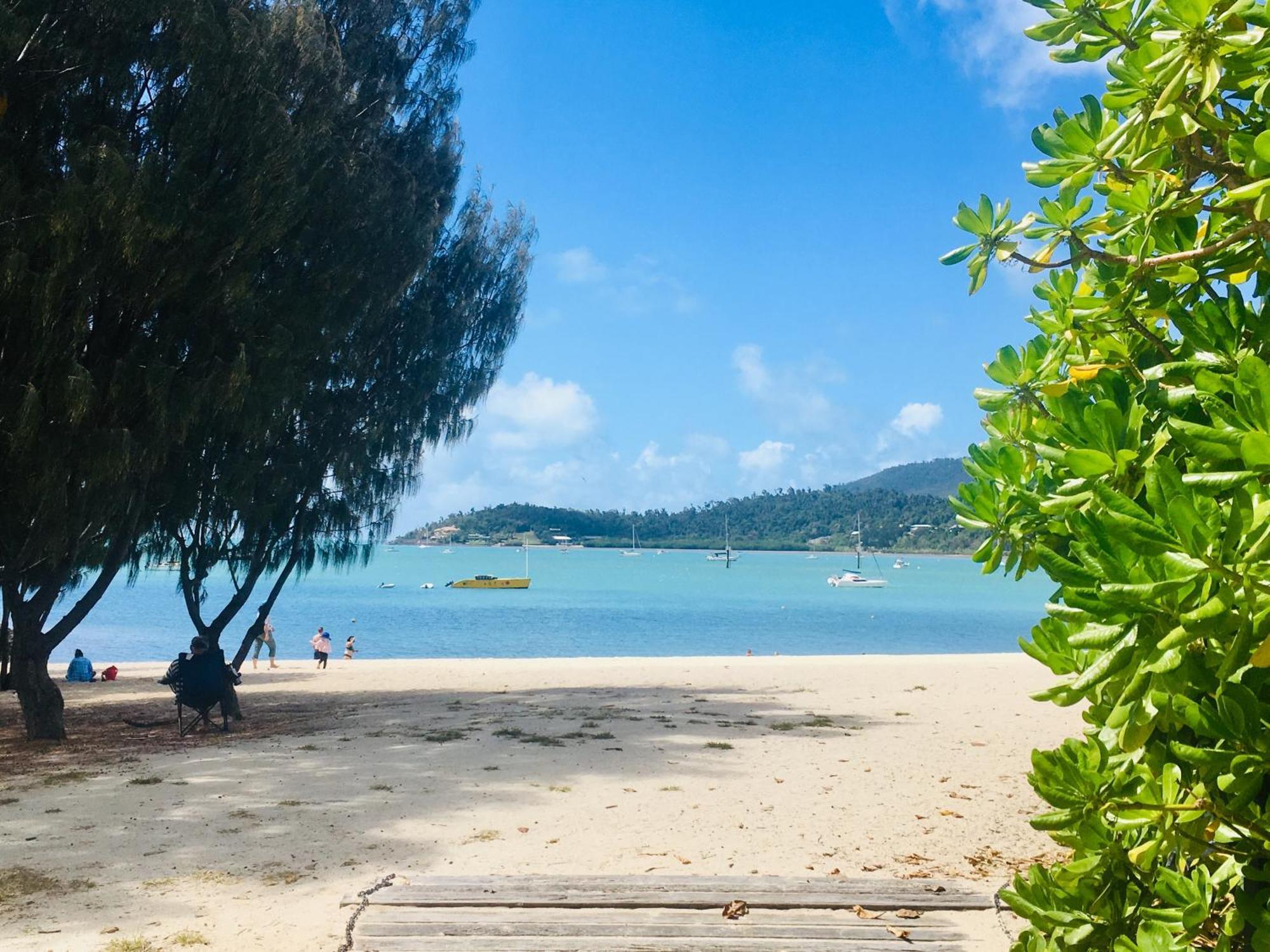 Backpackers By The Bay Vandrerhjem Airlie Beach Eksteriør bilde