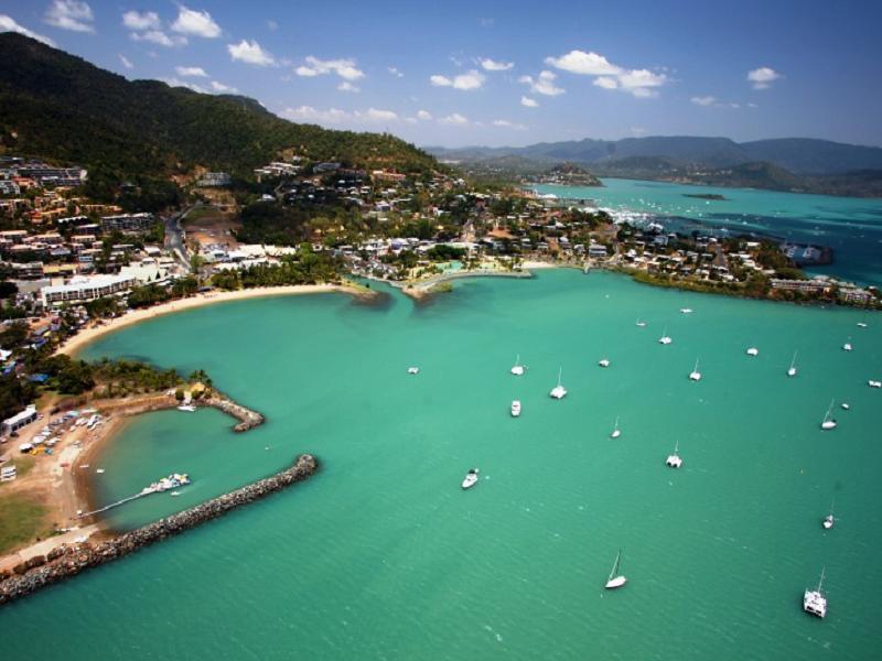 Backpackers By The Bay Vandrerhjem Airlie Beach Eksteriør bilde